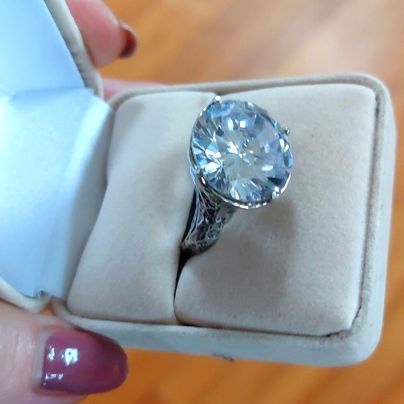 Israel Sterling SILVER 925 Huge 12 Ct Solitaire CZ Ring Wow!! Size 8 - Picture 3 of 8